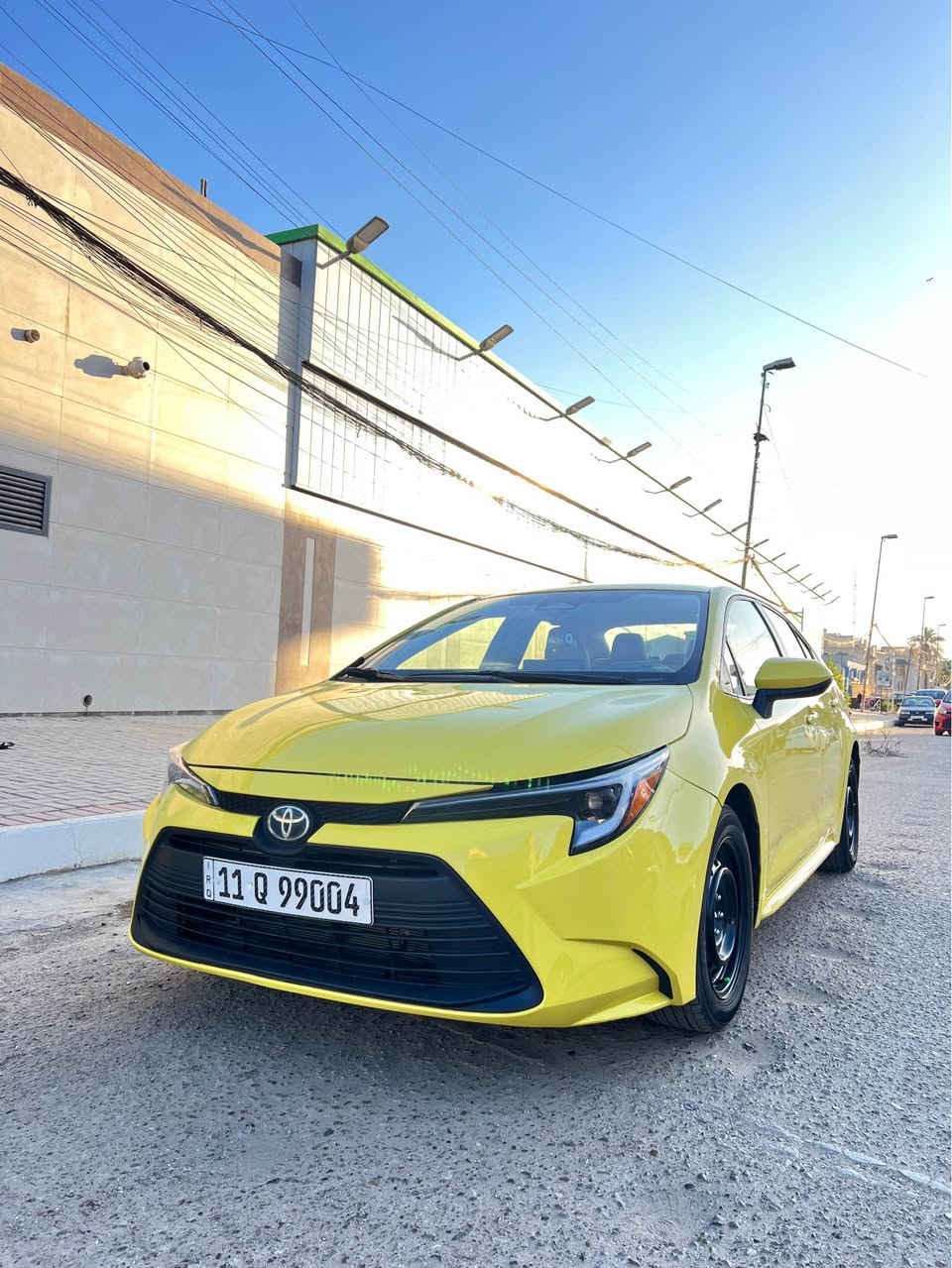 السلام عليكم 
تيوتا كورلا موديل 2023 
محرك 1800 هايبرد 
ماشيه. 15 mi
رقم بغداد خصوصي  باسمي سياره جديده 
حادث  طخطخات   وتبديل   قطع
لغد وشواصي مكفولات
كير ومكينه وحدايده مكفولات
السعر 145  $وبيه مجال قليل 
العنوان   بغداد 
للاستفسار  : *********** بغداد, العراق
