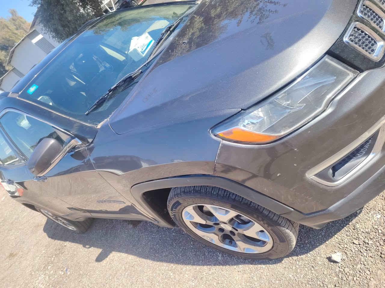 السلام عليكم ورحمة الله وبركاته إعادة النشر سبب الوعود الكاذبه 
جيب كنباس 18 لمتدد ماعده الفتحه 
رقم بغداد تحويل ثاني يوم 
السياره حادث قطعه واحده الصور مرفقه بالبوست 
مواصفات سيارة معروفه بالمتدد فول الفول عدى الفتحه 
السياره خير من الله. 
السعر 120  بيه مجال بسيط 
مكان واسط صويره رقم صاحب السياره ***********
غير متواجد ع فيس
