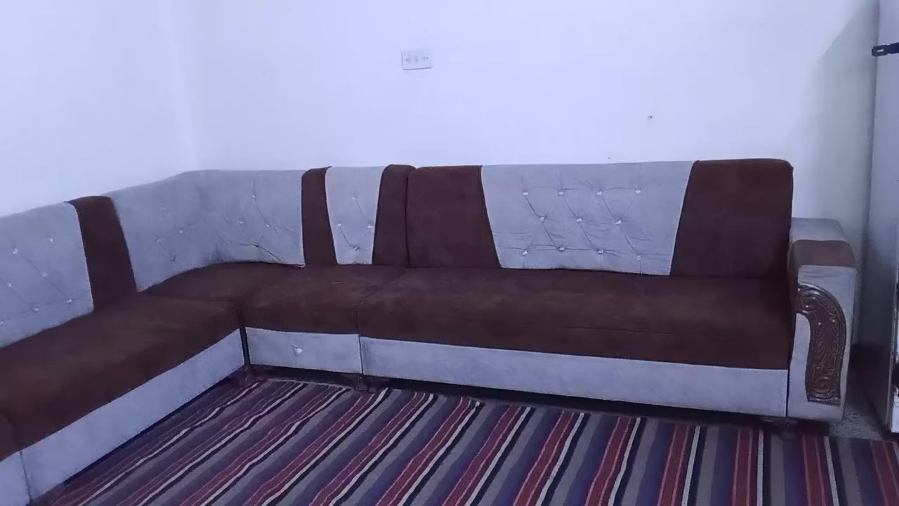 السلام عليكم ديوان للبيع ب125وبي مجال ميرز طعام وياه 5كراسي ب75وبي مجال للعلم جامه بيه كسر الاتصال برقم ***********
