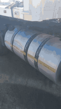 السلام عليكم فالفو دكتوره للبيع راس وعربانه  موديل 99  حجم محرك 460  تخم تاير  سنويه 28  هزه جديد سياره جوبلس راس وعربانه وربيه  جوبلس 4 دناكير  طوله 13 و60  تايرات 11  دناكير مدور  شاصي 16 وربي   تريد بس راس تريد هيه وعربانته عادي بس عربانه عادي ابيع السعر 180 وبيه مجال   اني مكفول بل نشر  رقم صاحبه ***********  مكان انبار قضاء هيت
