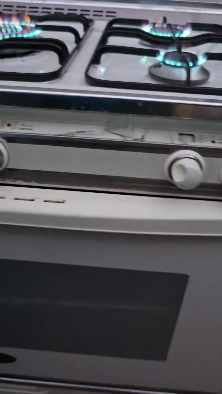 من رخصه الأدمن طباخ كريازي مصري لون ابيض استعمال موسم واحد شرط النار سعره ٢٥٠الف الشراي يتصل *********** ***********
