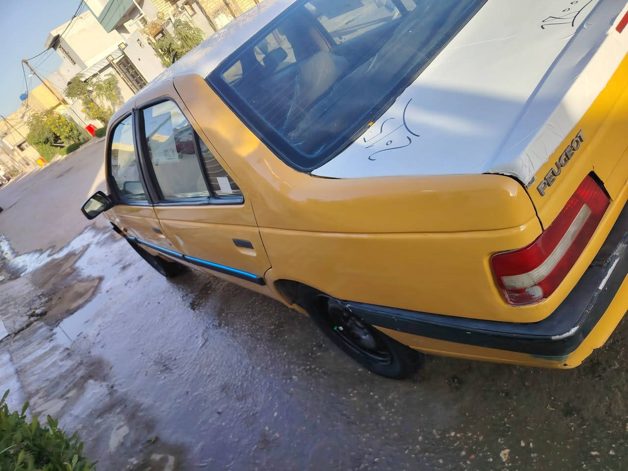 بيجو 405 للبيع 2015 سياره جاهزه كير مكينه تبريد حداديه كلهن فول سياره جاهزه ومذب عليه شي بس صبغ بل الجاملغ لخلفي وشويه من الجنطه بس بدون داخل لا حوض ولا اي شي هيئه غرامه مصفره مكانه نجف وراعيه بل النجف سعر 34 وبيه مجال استفسار ***********
