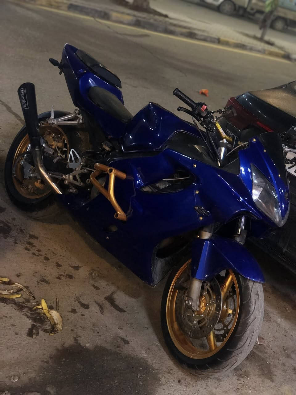 افوراي ٦٠٠
مكينه وكير مكفولات
ب18 ورقه
موديل 2004
واسط/صويره
***********
