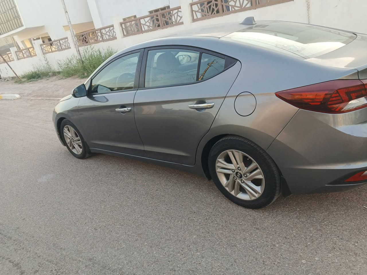 🔹النتراء 2019
الون فيلي 
🔹بغداد بسمي إنكليزي 
🔹ضررها #سرقه بنيد وباب تبديل بالعراق وجاملغ كلير 
🔹 بــدون ايربااك  
🔹 ثلاث انظمه قياده
نظام ايكو 4 دسك 
🔹شاشه حجم كبير  + كامره دواره  تبريد ثلج 
🔹رادار امامي  اوتو+
🔹نضام تحديد مسار 
🔹تحكم استيرن 
🔹مانع انزلاق + كروز سرعة 
🔹محرك 2000   دوش
كير ايتي 
🔹السياره اي نقص مابيها
مكانه #بغداد المحموديه 
------------------------------------------
السعر 120
رقم للستفسار  ‏‪***********
