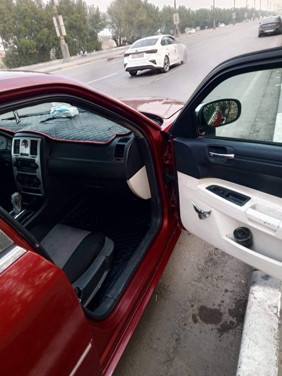 أوباما 10 فول مواصفات متوم شمالي طبق الاصل السياره ما بيه اي نقص ولا عطل جاهزه شغل وطلع تاير حداديه حته دهن توه مبدل مصبوغه جماليه السعر 47 مكان السياره بصره ***********
