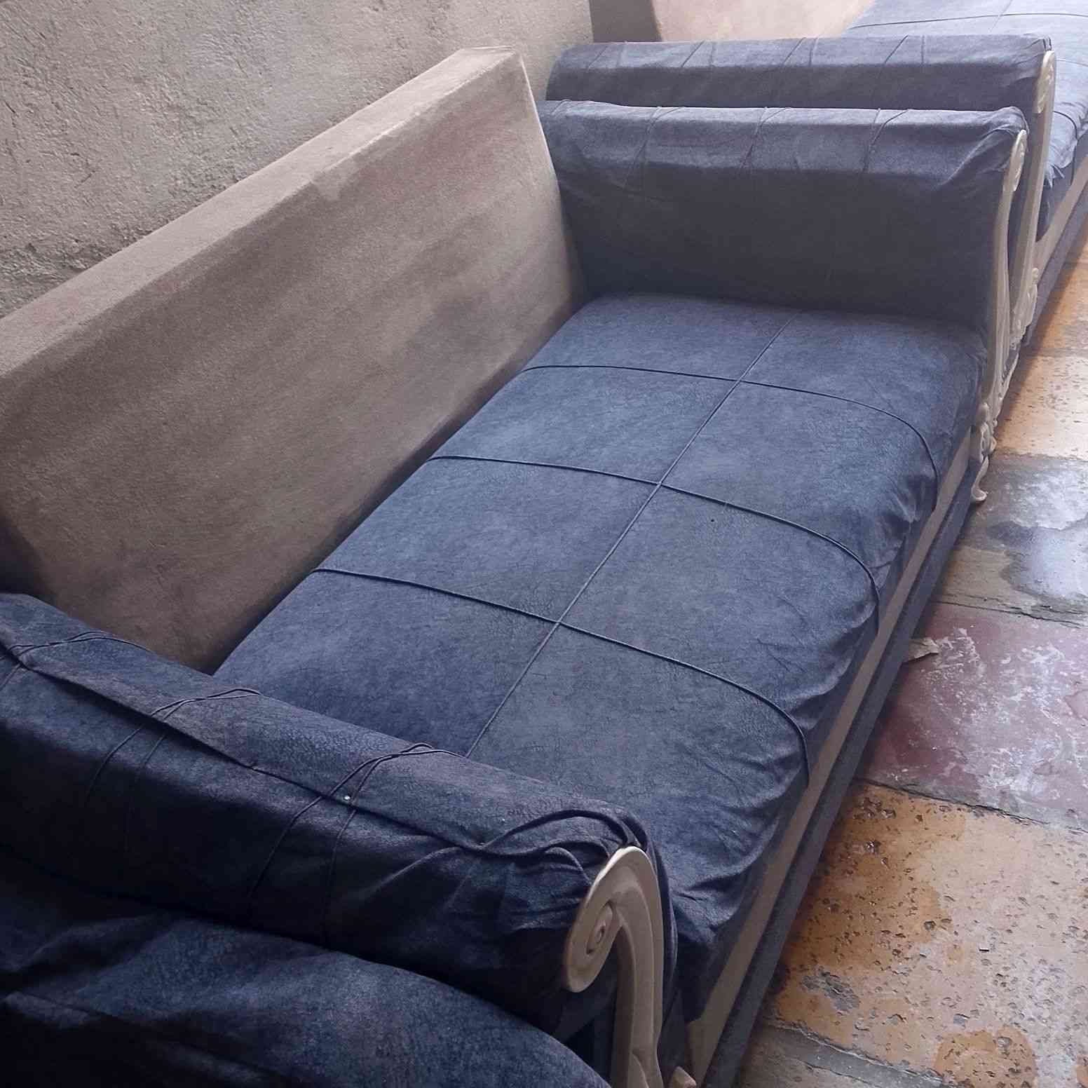 تخم ١٠ مقاعد ب١٠٠ وبي مجال بسيط


**إذا كنت صاحب هذا الإعلان وتريد حذفه لأي سبب، رجاءا أرسل رسالة إلى الدعم الفني**