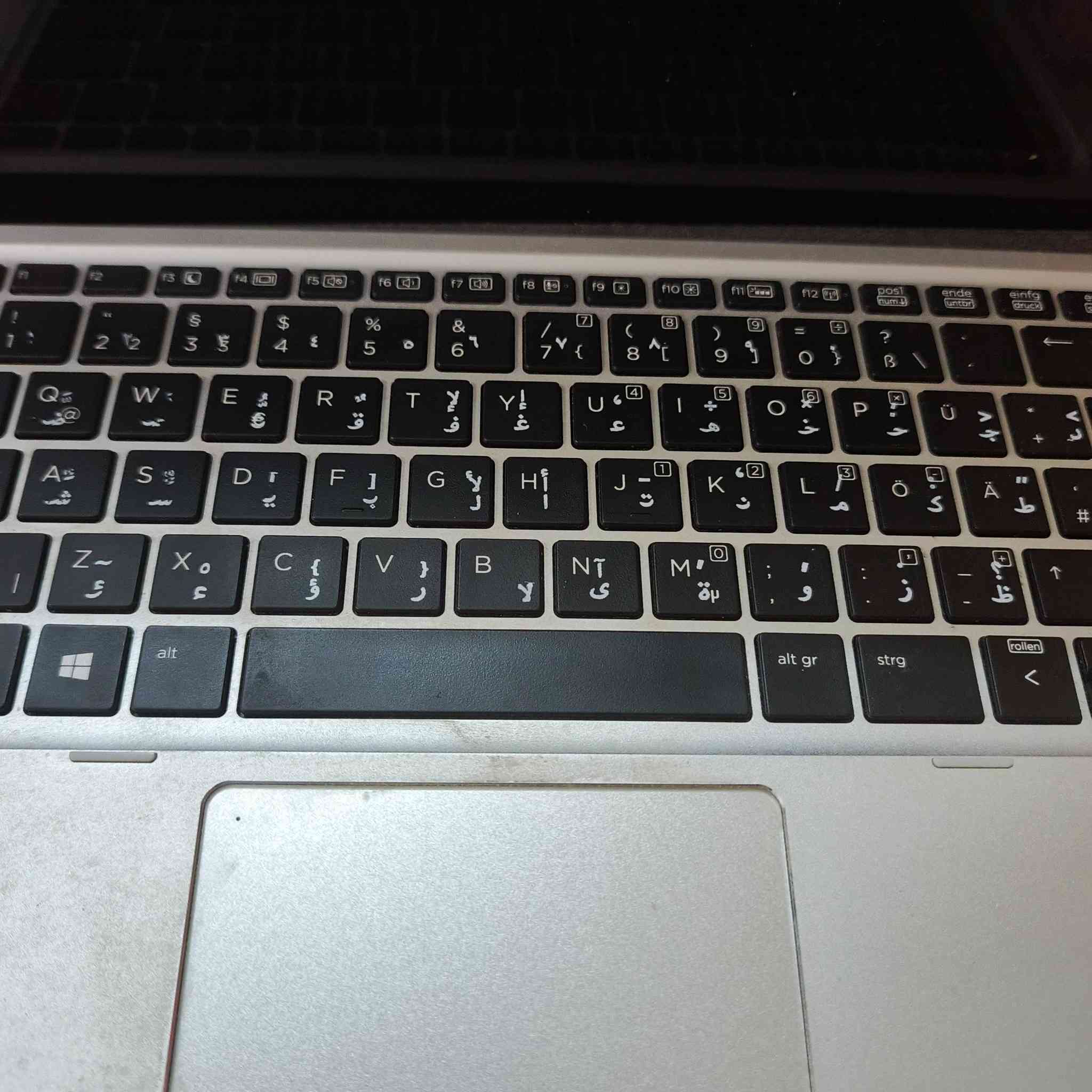 لابتوب للبيع
جديد بمعنى الكلمه مواصفات قويه 
كور اي سفن 
اربع مخارج 
شاشه لمس 
وكيبورد منفصل 
شاحن تاب سي 
سيم كارت 
سمعاعات مضخمه 
معالج 8500

السعر 250الف وبي مجال 

مكان الجهاز الدورة حي الصحه 
***********
ذاكره واحد تيرا
