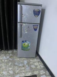 ثلاجه ١٢ قدم • نضيفه • بغداد