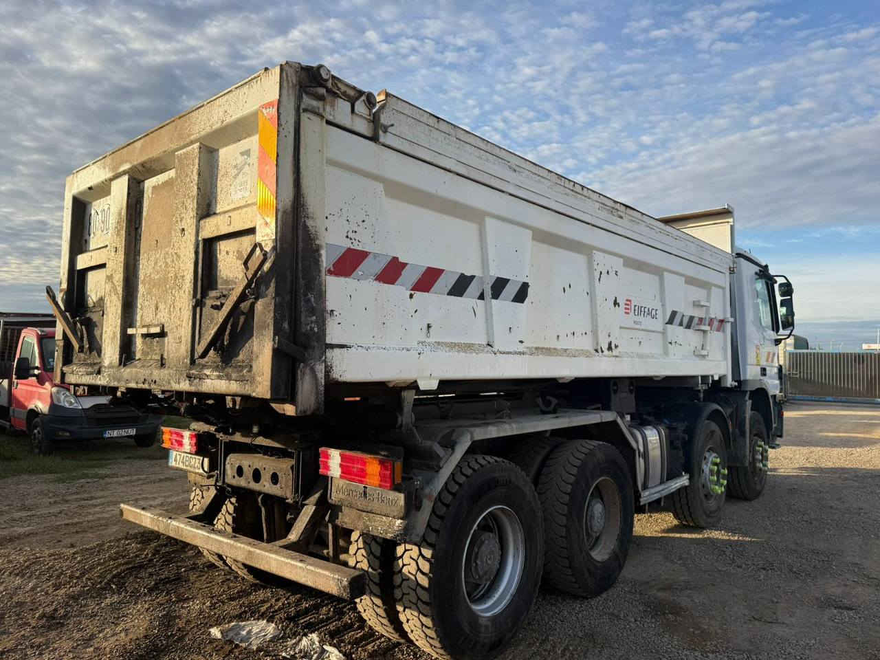MERCEDES-BENZ
ACTROS 4141
سنة الصنع 2008
عداد 600.000 كم 
ناقل حركة أوتوماتيكي 
قوة المحرك 410 حصان
4 محاور 2 محور توجيه 
نظام المحور 4×8
مجموعة جي اف
السعر 440 ورقة
شامل كمرك ونقل


**إذا كنت صاحب هذا الإعلان وتريد حذفه لأي سبب، رجاءا أرسل رسالة إلى الدعم الفني**