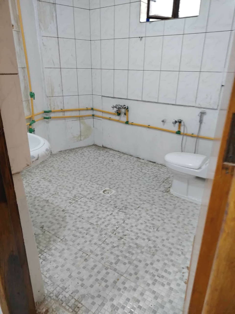 #شقه_للإيجار_في_حي_الملايين_الاولى
“مع #مكتب_علي_المجو_الحمداني… عقارات للإيجار للبيع تجمع بين الموقع المميز والسعر المناسب، بالخبرة والأمان التي تستحق ثقتك. 

🪧نوع العقار : شقه سكنية 

📍العنوان : حي الملايين الاولى

📐 المساحة : 120م

📋التفاصيل: غرفتين مطبخ خدمات ممر سطحين 

#بدل_الإيجار_190الف قفل 
✍️ملاحظه:  مطلوب عائله صغيره 

في خدمتكم دائماً، نستقبل عروضكم وطلباتكم بكل اهتمام ونقدم أحدث العروض للبيع والإيجار.
جاهزون دائماً لتلبية طلباتكم وتقديم أجدد الفرص للبيع والإيجار.


**إذا كنت صاحب هذا الإعلان وتريد حذفه لأي سبب، رجاءا أرسل رسالة إلى الدعم الفني**