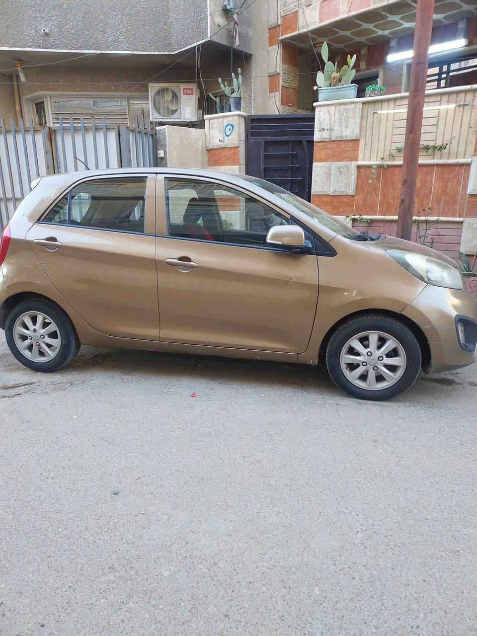 سلام عليكم 
كيا بيكانتو ٢٠١٤ خليجي رقم الجديد 
سيارة خير من الله كير مكينة كهربائيات تبريد كلشي شغال تخم تاير جديد   السيارة جاهزة من كلشي بيهة صبغ قليل  بدون ضربة او ضرر 
مكان السيارة بغداد تحويل ثاني يوم 

سعر  ٨٣  وبيه مجال  الرد خاص ترهم مراوس حسب القناعة


**إذا كنت صاحب هذا الإعلان وتريد حذفه لأي سبب، رجاءا أرسل رسالة إلى الدعم الفني**