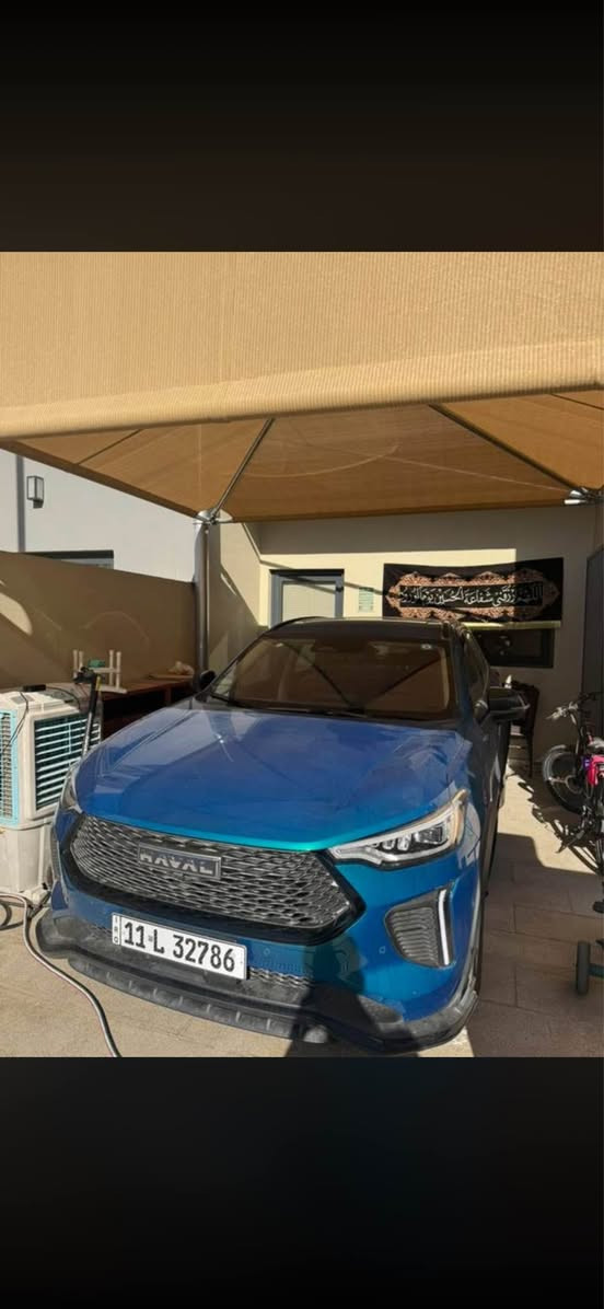 سياره ماشيه 19 قابل لزياده 
بدون اي حادث فقط شخط بدعاميه الاماميه وخدش بجاملغ الخلفي غير هاي ما بيها 
لون مميز فيروزي 
فول مواصفات 
رادارات امامي وخلفي وجانبي 
نضام نقط عمياء 
محافضه مسار 
قياده شبه ذاتيه 
بانوراما 
حساسات امامي وخلفي وجانبي 
4 كامرات 
كشنات جلد 
وهواي مواصفات 
السياره عليها غرامات 800 الف تنزل من سعر السياره 
السعر 210 ورقه 
للتواصل *********** Colombo, Sri Lanka
