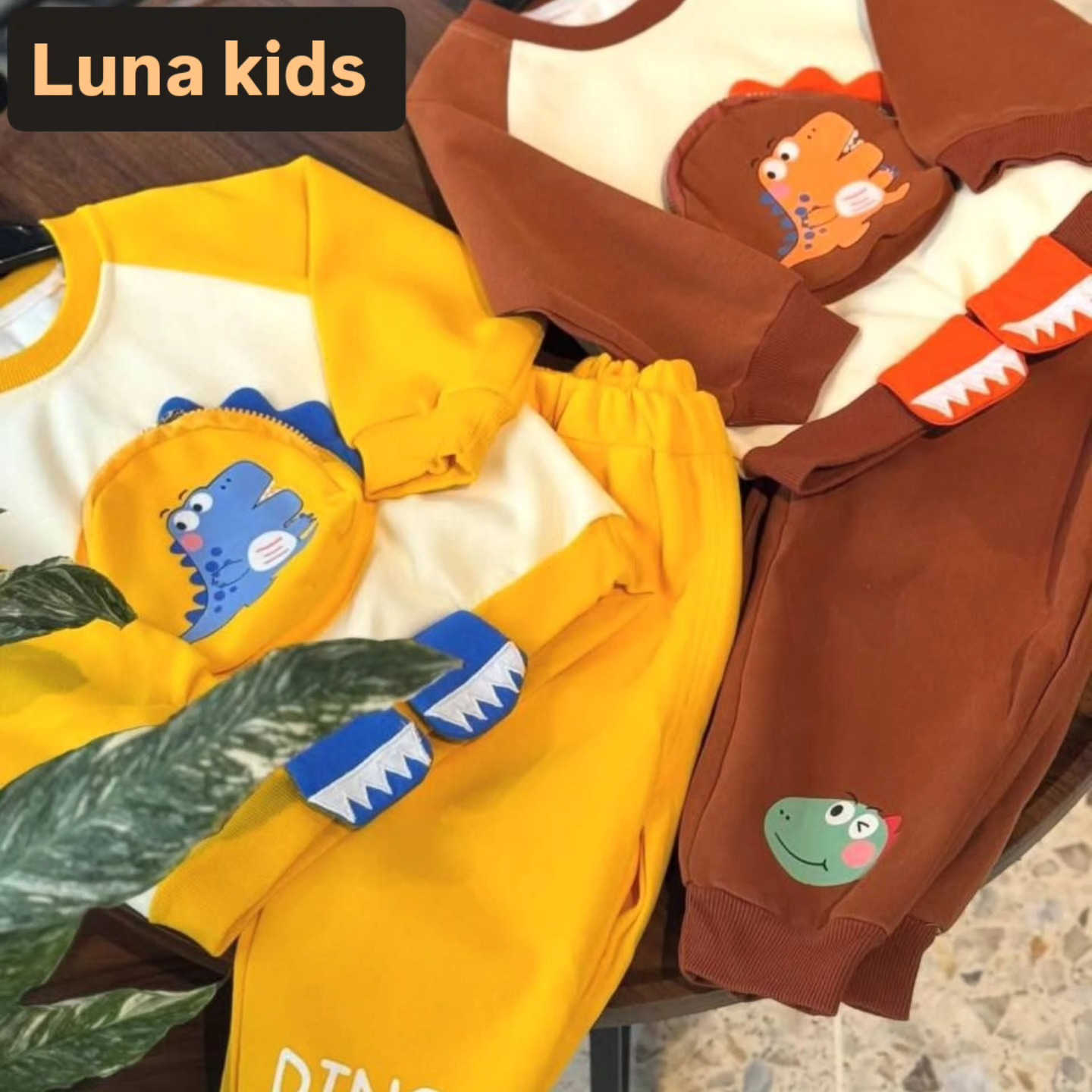 طقم هودي  ديناصور مجسم 🦖
خامة درجة اولى🧸
يتوفر لون القهوة واللون الاصفر 🐱🐻

القياس من 2 الى 5 سنة 🧒

للطلب والاستفسار يرجى الارسال دايركت  DM
يوجد لدينا توصيل للموصل وكافة المحافظات

العنوان ..موصل- حي التعليم 
Luna kids 🌙 ✨️


**إذا كنت صاحب هذا الإعلان وتريد حذفه لأي سبب، رجاءا أرسل رسالة إلى الدعم الفني**