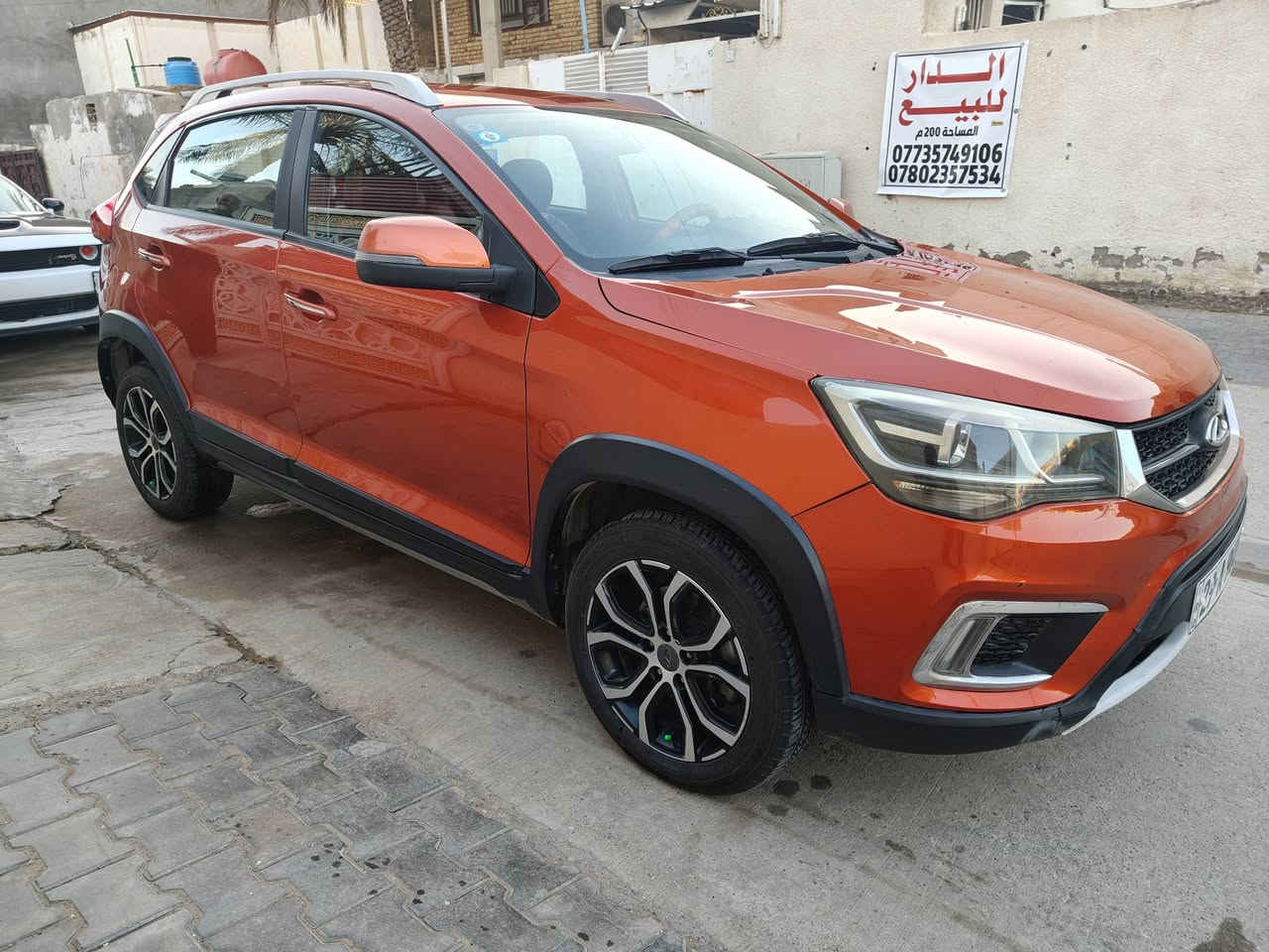 السلام عليكم.... شيري تيكو 2 للبيع موديل ٢٠١٨ رقم واسط الجديد مكفوله من كلشي لون مشمشي جديده بالباكيت ماشيه ٧٤ الف كم حقيقي كشنات جلد و الدواخل جلد و كاربون فايبر من الشركه و بيهه حساسات خلفيه اصل و كاميره بلاديه.... مكاني بالكوت و السعر ٩٠ ورقه بيه مجال قليل اوجبك بيه...... للتواصل

 *********** ابو عامر
