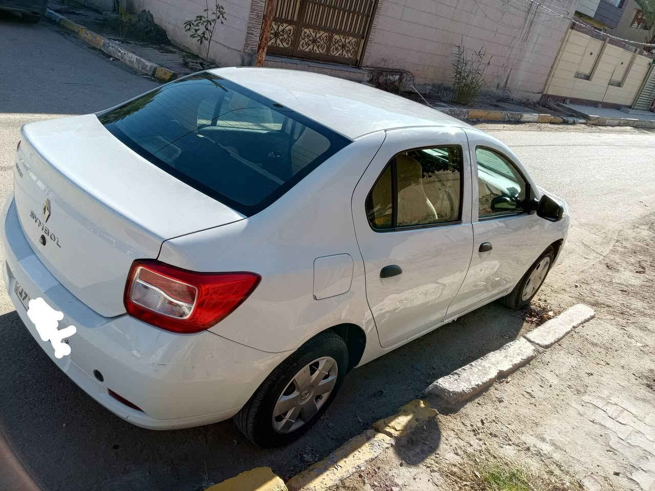 للبيع رينو سنبل 2016كربلاء نكليزي مكفوله من الظربه والصبغ بيه مكانات بارد بدون صبغ السياره محرك كير حداديه تبريد جاهزه السعر 65موجوده بكربلاء مقابل مستشفى الحسيني ***********
