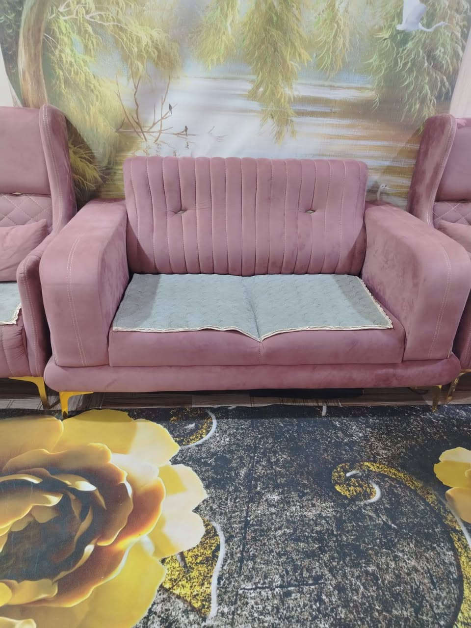 السلام عليكم قنفات للبيع جديد استعمال شهر 7 قطع
اخذتهم ب مليون ونص درجه اولى 
رايدهم ب مليون وبيهن مجال قليل كلش 
للتواصل وتساب 
مكاني البصره 
***********
