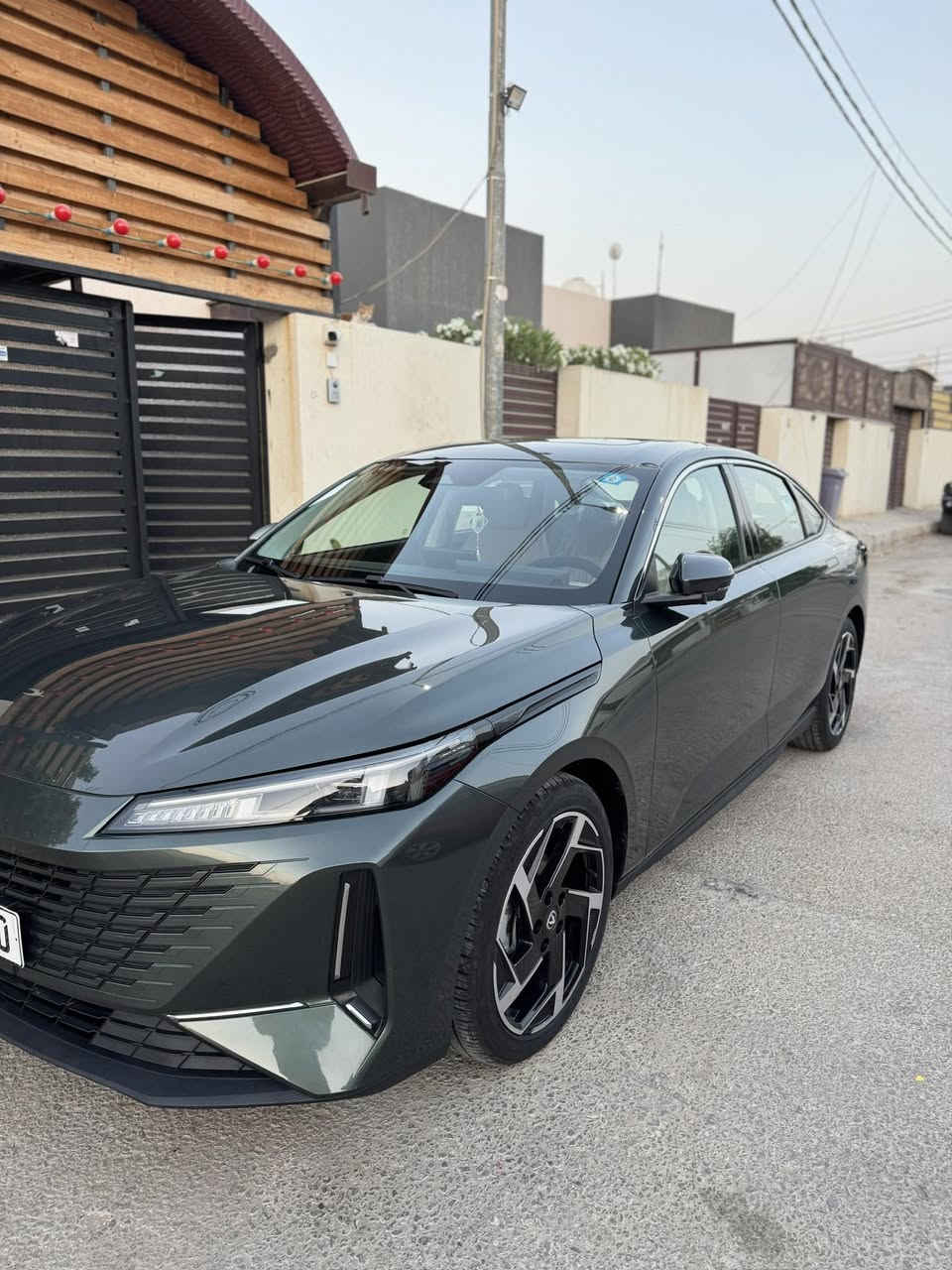 السلام عليكم للبيع 
شانجان ايدو بلس 2025 
للمعلومة السيارة اعلى فئة limited
اصدار محدود 
طبعا تجي رادار  
وقيادة شبه ذاتية 
كامرات 360 
مانع اصطدام 
كاملة مكملة من كل النواحي 
مكانها نجف 
السيارة مواصفات كلش حلوة سابقة جيلها 
جديدة استخدام قليل جدا شخصي 
ماشية 3700k + 
السيارة تقريبا زيرو
سعر 160 ورقة 
للتفاصيل للشراي فقط واتساب ***********
