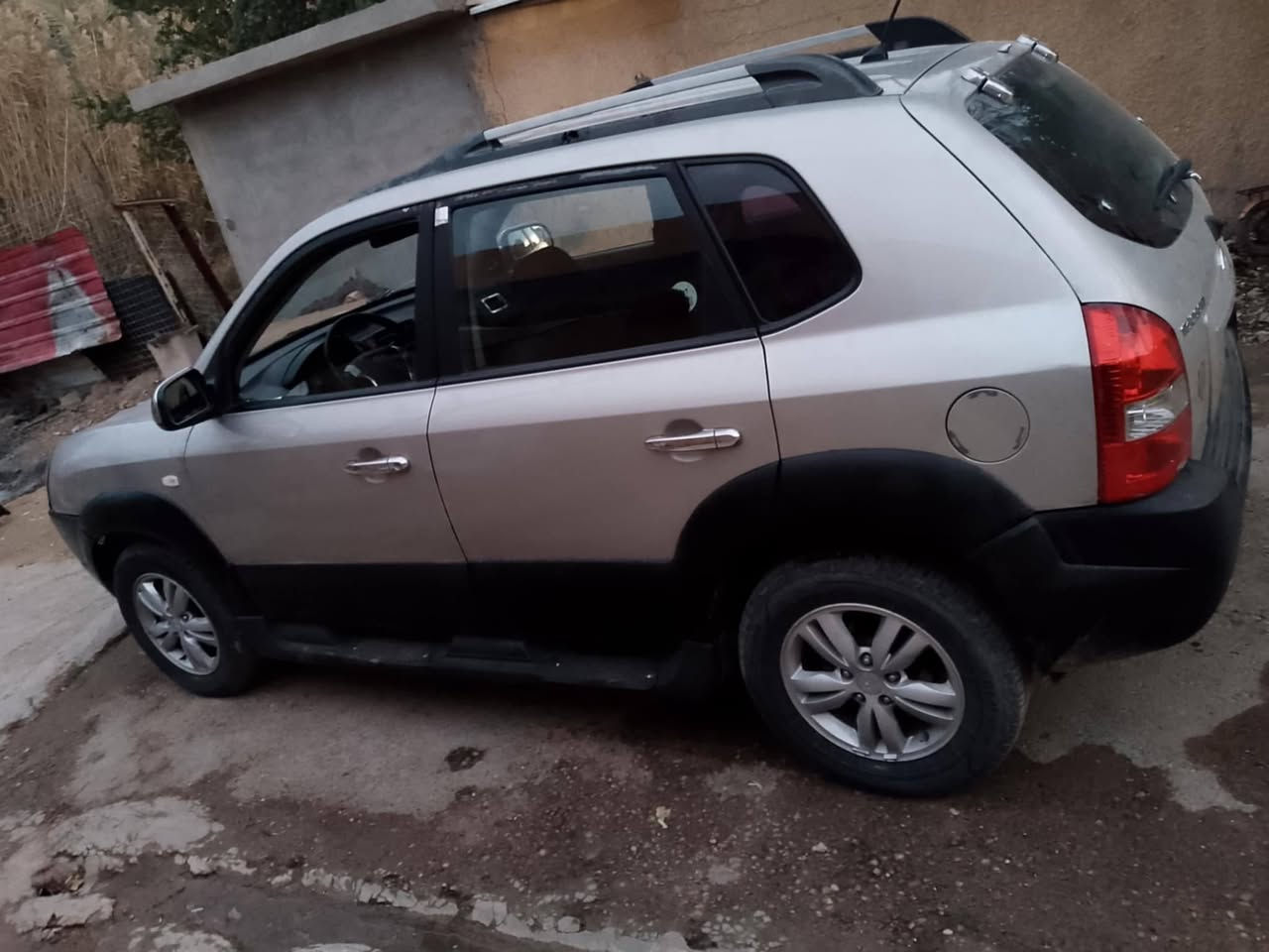 منرخصة الادمن المحترم توسان موديل ٩ خليجي كفاله عامه بيهه فقط شبرصبغ بجاملغ فقط  مكينه ٢٠٠٠ دوش. 120بيهه مجال بسيط               ‏‪0783 212 7536‬‏
