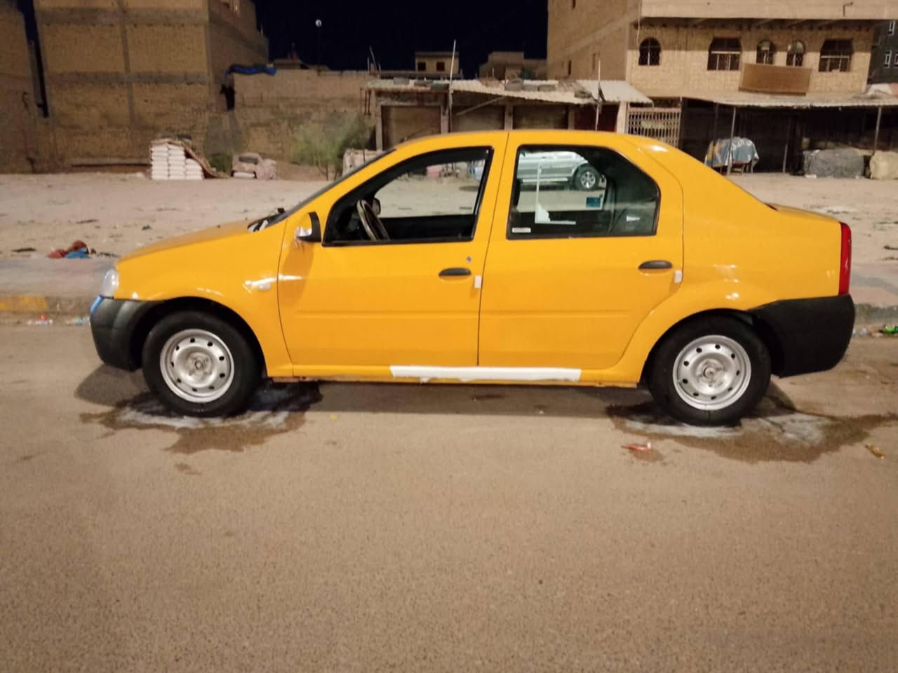 مكلف مكلف السلام عليكم رينو لوكان مديل 9 سنويه ل 31 رقم انكليزي مصفره كير ومكينه وحداديه شرط ب37 وبيه مجال رقم راعيه ***********
