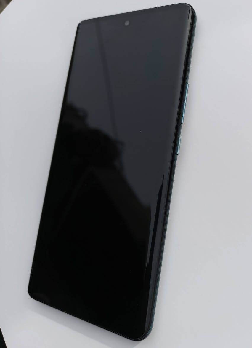 هونر 50 / ذاكرة 256
جهاز كلش نظيف وماداخل تصليح
فقط بصمة الاصبع توقفت اثناء التحديت
بصمة الوجه شغالة الجهاز كل خلل مابي 
بدون ملحقات (السعر 190)
العنوان الحيانية شارع 60
*********** 📞
