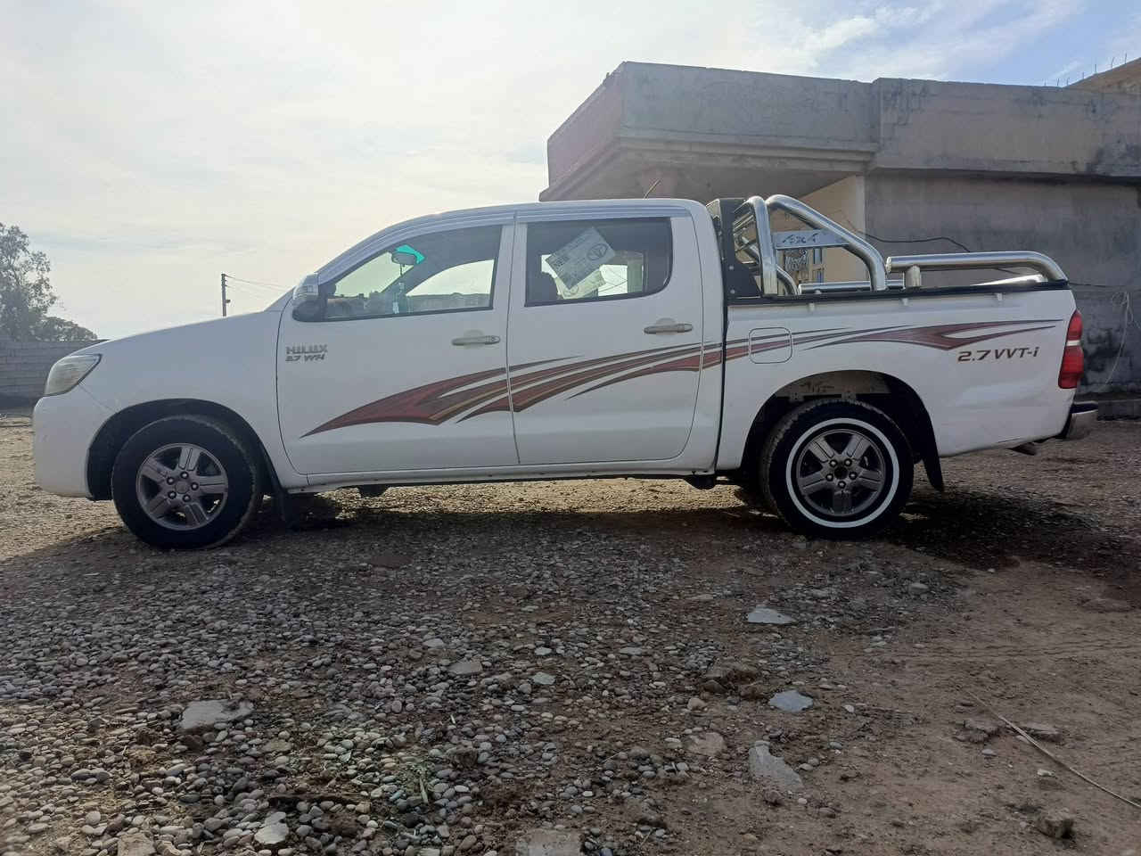 سلام عليكم هايلوكس للبيع موديل 2014 كويتي محرك وكير عل شركة رقم ديالى ماشية 24 مكان سيارة ديالى جلولاء وسانور مرافق المنشور السعر 170 وبيهة مجال قليل 
اتصال عل الرقم ***********
