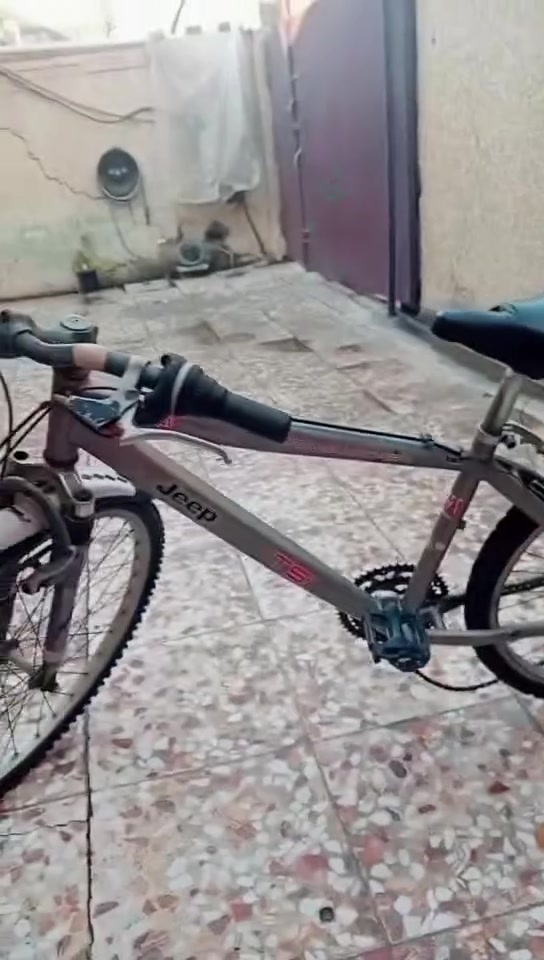 السلام عليكم
للبيع بآيسكل 
النوع: جيب 
نضيف كلشي مابي شخط مابي 
السعر: 50
العنوان:  بغداد المشتل قرب مطعم الف عافية 
رقم الهاتف: ***********
متواجد فيس
