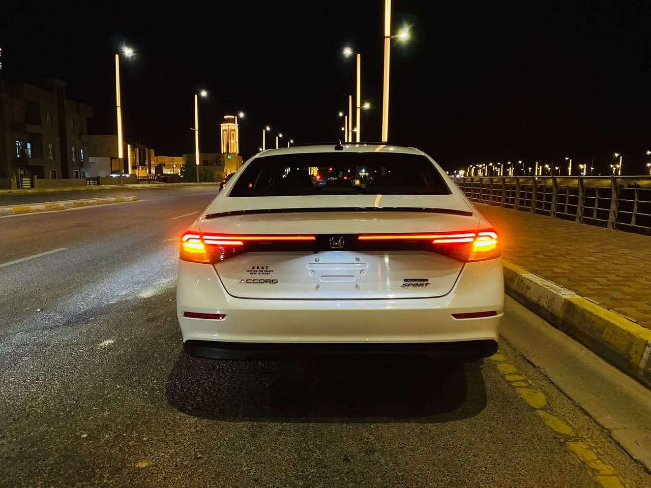 السلام عليكم 
هوندا اكورد هايبرد 2023 
حادث قطعتين كلير + بنيد مبدل
مواصفات فول 
ماشيه 50 الف
لون ابيض
شاشه كبيره 
كامره دواره
تحكم ستيرن
شفتات ستيرن
لد امامي 
لد خلفي
اشاير مري
لايت زنون 
تحديد مسار
مثبت سرعه
وقوف ذاتي
مانع اصتدام
شاشه دجتل
تبريد قطعتين
محرك 2000 
رادار جانبي
رادار امامي
كشنات كهرباء
تدفئة كشنات
ثلاثه انظمه قياده
فتحة سقف سلايت
بصمة ابواب 
رقم بغداد تحويل مباشر 
بصمه تشغيل عن بعد
للاستفسار الاتصال 
*********** الفلوجة, الأنبار
