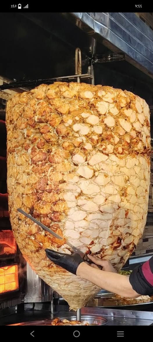 🔥
أنا الشيف عبدالله، متفرغ للعمل كشيف شاورما
خبير في مجال اللحوم واختيار أفضل القطع بعناية
أمتلك خبرة في تتبيل الشاورما بطريقة احترافية تضمن طعم مميز وثابت
أعمل على تقديم شاورما بمستوى عالي من الجودة والنظافة
وأهتم بأدق التفاصيل من التحضير إلى التقديم
🌯 هدفي تقديم طعم يخلي الزبون يرجع مرة ثانية
جاهز للعمل فورًا، وأبحث عن فرصة أضيف فيها خبرتي وقيمتي‏
‪0787 889 2034‬‏
