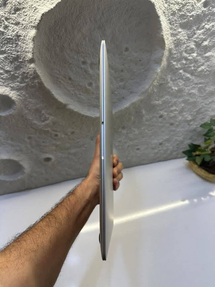 🔥 عرض مميز – MacBook Air 2020 🔥
💻 جهاز أنيق وخفيف مثالي للدراسة والعمل

🔹 المواصفات:
- شاشة 13 إنچ Retina
- معالج Intel Core i5 (جيل 10)
- رام 16GB (أداء عالي وسلس)
- سعة تخزين 512GB SSD (سرعة ممتازة)
- كرت شاشة Intel Iris Plus
- نظام macOS

✨ المميزات:
- تصميم نحيف وخفيف جداً
- بطارية تدوم لساعات طويلة
- يدعم الشحن السريع
- مناسب للطلاب، المهندسين، والمصممين

🎁 الهدايا مع الجهاز:
- ماوس 🎯
- حقيبة لابتوب 🎒
- الشاحن الأصلي ⚡

🚚 توصيل مجاني إلى جميع المحافظات
🛡️ ضمان سنة كاملة من تاريخ الاستلام

تحميل كافة التطبيقات الأساسية وتطبيقات لطباعة وتحميل أي تطبيق أنت بحاجته

💰 السعر:680 فقط

📩 للحجز والاستفسار راسلنا خاص  أو على الرقم

***********
‏WhatsApp او اتصال وأهلا وسهلا بكم في أي وقت

� المواصفات التقنية – MacBook Air 2020 (13-inch):

 • الموديل: MacBook Air 2020
 • الشاشة: 13.3 إنچ Retina�
 ◦ الدقة: 2560×1600
 ◦ تقنية True Tone
 • 
 • المعالج (CPU):�Intel Core i5 رباعي النواة�سرعة 1.1GHz (تصل إلى 3.5GHz مع Turbo Boost)
 • كرت الشاشة (GPU):�Intel Iris Plus Graphics
 • الرام (Memory):�16GB LPDDR4X بسرعة 3733MHz
 • التخزين (Storage):�512GB SSD
 • البطارية:�حتى 10–12 ساعة استخدام (حسب الاستخدام)
 • نظام التشغيل:�macOS Ventura
 • المنافذ:�
 ◦ 2 × Thunderbolt 3 (USB-C)
 ◦ مدخل سماعات 3.5mm
 • 
 • الاتصال:�
 ◦ Wi-Fi 5
 ◦ Bluetooth 5.0
 • 
 • الكاميرا:�FaceTime HD 720p
 • الصوت:�سماعات ستيريو + 3 مايكروفونات
 • الكيبورد:�Magic Keyboard بإضاءة خلفية
 • الحماية:�Touch ID (بصمة)
 • الوزن:�1.29 كغ
