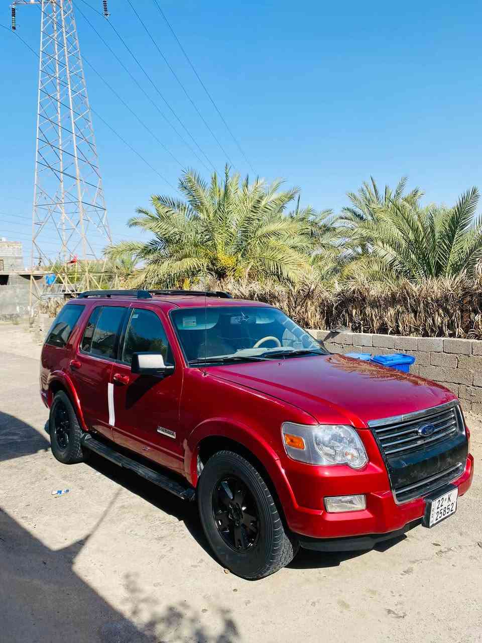 📣 للبيع: فورد إكسبلورر V6 (وحش رياضي وعائلي) 🦅
السيارة بحالة ممتازة ومعدلة بمظهر ومواصفات مميزة جداً:
 المحرك: V6 قوي واقتصادي.
 نظام الدفع: دفع رباعي (4X4 / AWD) جاهز لكل الطرق .
 التبريد: تبريد ثلج (مركزي) عالي الكفاءة جاهز للصيف.
  صالنسة / كزوز ريموت رياضي (تحكم بنغمة الصوت بضغطة زر).
 ويل كمب رياضية باللون الأسود المميز.
 الرقم: السليمانية (22 K) جاهزة للتحويل السريع.
دواسات جانبية، قفل مقطورة خلفي، داخلية نظيفة، مظهر خارجي هيبة.
سنوية جديدة 
وهزة جديدة 
 📍 الموقع: [البصرة ]
 💵 السعر: [90]
 📞 للتواصل والاستفسار: [***********] أو مراسلة الخاص. البصرة, العراق
