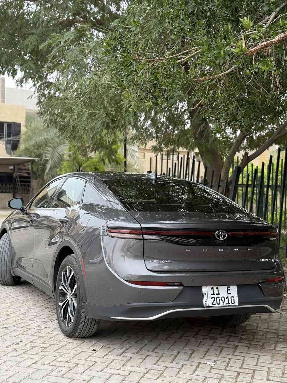 للبيع فقط 
كراون 2024 هايبرد محرك 2500 لمتد . السيارة ضررها بارد بالبنيد حك شبر بدون صبغ و جاملغ بارد حك شبر لغود شواصي كير مكينة مكفولة السيارة ماشية  15000 كيلو بعدها زيرو بدون ايرباكات .فووول مواصفات بانوراما كشنات تدفئة جلد رادارت حساسات قطعتين تبريد و غيرها من المواصفات ….
السيارة كلش حلوة و جاهزة سعرها 280 و بيهة مجال 
*********** بغداد العامرية

