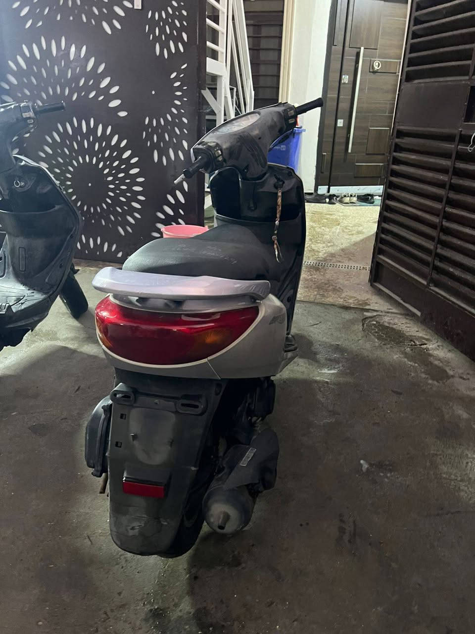 اسلام عليكم دراجه بريز للبيع
دراجه صار شهر من نازلة رمبه ومكفولة كفالة عامة من كلشي جيب فيتر وتعال نكره سلف وهندر  سعر 900 وبيها مجال حك جيه  مكاني حي العامل شارع 30 

***********
