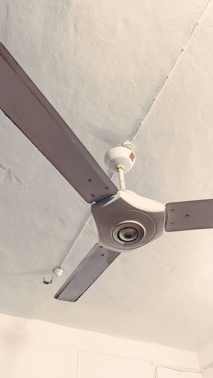 مراوح ع ١٠
غساله ب٥٠ 
سبلت بنسونك طنين ب٣٢٥
سبلت دنكه ب٣٠٠
*********** واتساب
