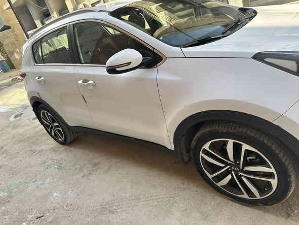 سبورتج خليجي  للبيع 
رقم بغداد 

موديل ٢٠٢٠  نص مواصفات

السيارة ماشية فقط ٥٧ كم 

السيارة مال جناي مكفولة عده رصعة بالباب الخلفي عكس السايق موضحة بالصور وشك بسيط بالدعامية ومصلح كامل 

مواصفات السيارة

حساس امامي 

حساس خلفي 

شاشة اندرويد

الداخل حمصي جلد ومخمل 

اريل نفكيتر

المري شفط 

اشاير بلمري 

٣ انضمة قيادة 

تبريد قطعتين امامي وخلفي  

فول تحكمات ستيرن

بلوتوث

كروس سرعه

يدات نيكل 

 ممفتوحات السويج الثاني الكتلوكات 

*تخم تايرات جديد

والتحويل ثاني يوم مرور الطوبجي 

السيارة سعره ٢٠٨ بيها مجال بسيط
عوناني بغداد علي الصالح 
***********
 
‭‭٠٧٧١ ٠٠٢ ٤٦٥٩‬
ميعجبك السعر اعبر المنشور رجاءً
