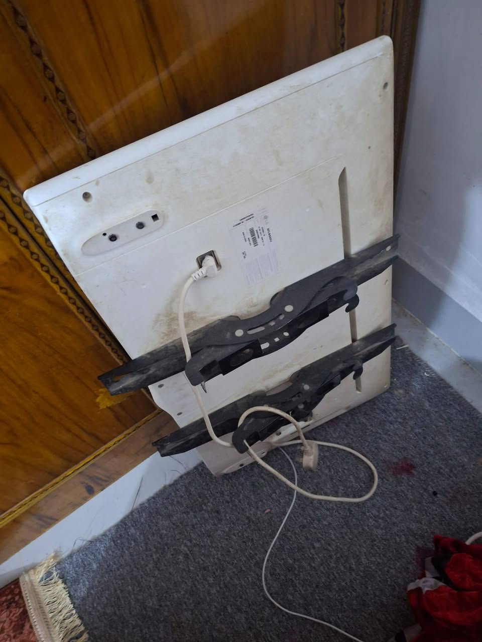 السلام عليكم اغراض للبيع كلمن وسعره تفاصيل واتساب ***********
