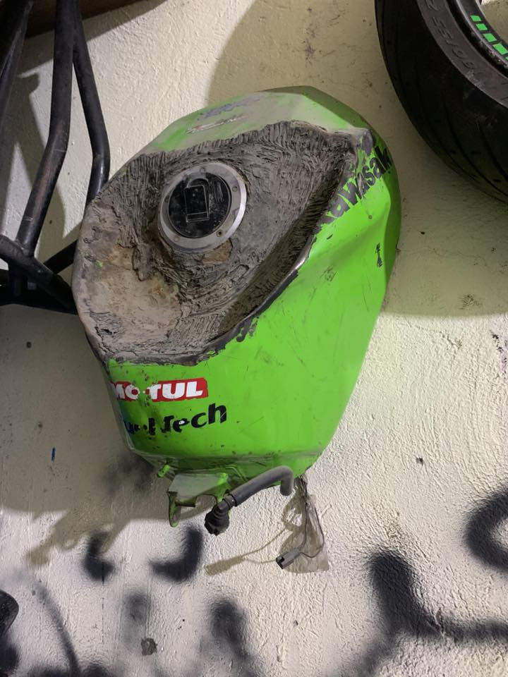 سلام عليكم غراض كاوسكيً2004 شتريد موجود  رقمي ***********
