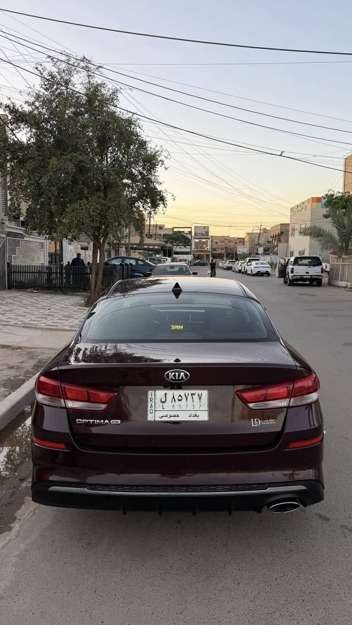 السلام عليكم ورحمة الله وبركاته
للبيع كيا اوبتيما 2020 fe كرزي ♦️
🔺السياره ماشيه ٦٣ الف ميل 
🔺رقم بغداد
🔺حادثه بنيد سطحي مبدل فقط والصور مرفقه
🔺مواصفاتها معروفه كامره دوارة وحساسات ورادار مساعدة الحفاظ على المسار مع توقف ذاتي في حالة اي خطر يمر كدامك
🔺نقاط عمياء بالمري
🔺ابل كاربلي واندرويد اوتو اكيد
السياره جانيها وعلى ايدي كل صياناتها داخل وكالة MOBIS 
تبريدها ثلج ومعروف
مكينة 2400 GDI السياره اسم دوانز مابيها مبرمجة بالحلة 
وغير المحسن مشامه 
الي يجي يشوف نشاطها ونعومتها ويحكم 
🔺السياره معروضه ب140 والشراي يجي ويدلل 
بالتوفيق للجميع 🤍
***********
