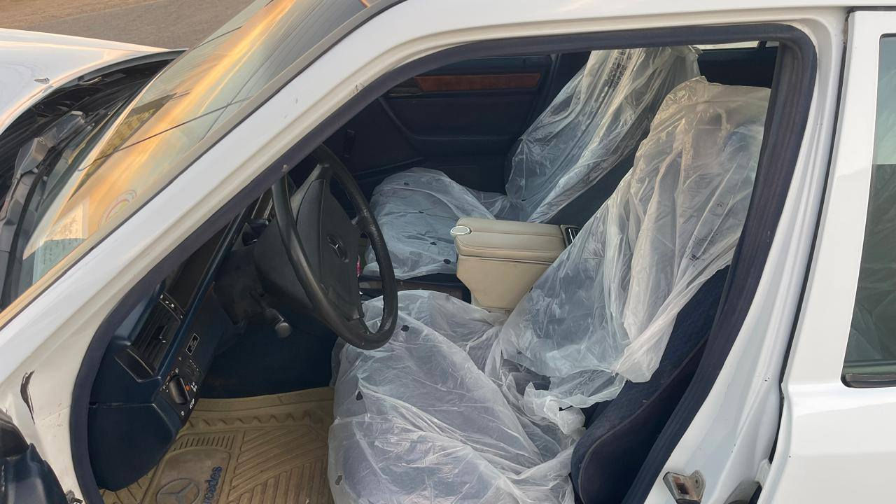 سلام عليكم مكلفالسلام عليكم مارسدس دب للبيع موديل 1991 بسمي تحويل رقم نكليزي محوره ثنين ونص كارتون  قواعد سليمه سياره جاهز طخم تأير حداديه  قبل ثلاث ايام نفضته تبريد مابيه اي نقص سياره خير من الله وحله من الصور السعر 68 وبيه مجال للشراي مكاني ناصريه مركز للاستفسار ***********
