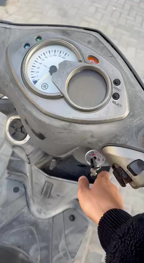 سلام عليكم سكنس🛵 حفل نوزل دراجت رمبه مكينه كفاله الكفر اصلي مختم من الطول لطول ختم واحد الدراجه سلف هندر كهربائيات اشاير عالي ناصي مكفوله مابيهه نقص برغي الدراجه صار 5شهور منزليهه رمبه اوراقهه موجوده الدراجه جيب وياك فيتر 👨‍🔧 وفحص المكان🏠 بغداد البياع السعر💰800 وبيهه مجال حك الجيه دراجه اوراق المعرض بيهه 5شهور صار من الحاويه 📞***********
