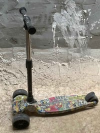 سكوتر عدد ٢نفس البصوره بايسكل عدد ٢   نظيفات وشغالات  كلهن شلع ب٦٠ ٠٧٧...