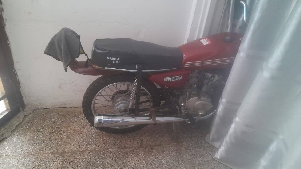 السلام عليكم دراجه 4 قير للبيع دراجه مقفوله النهضه فول الله شاهد السعر 300 بيها مجال هذا رقمي***********
