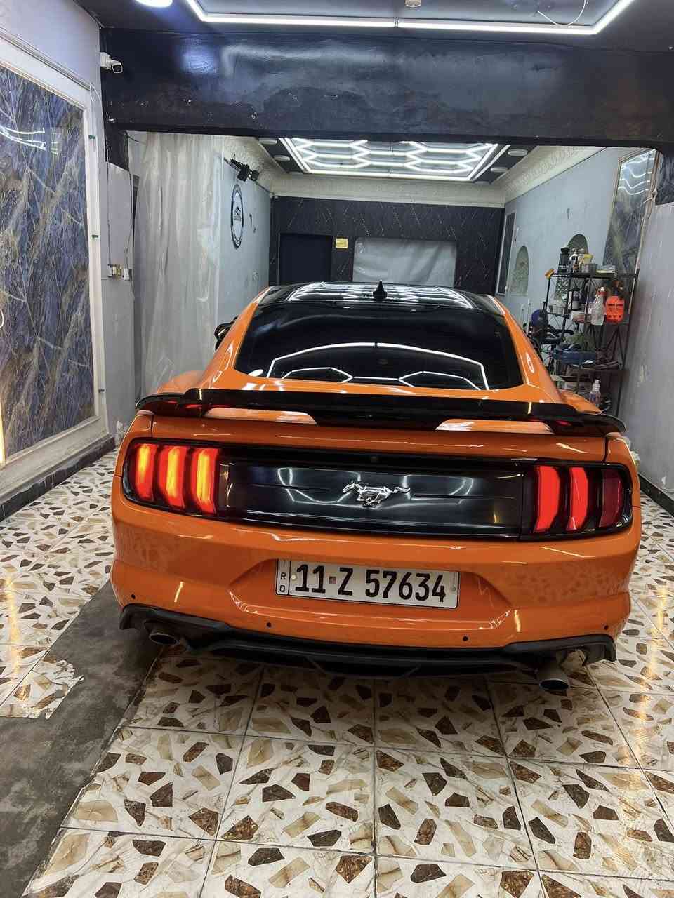 السلام عليكم
من رخصة الادمن 
موستنك ايكو بوست 2022 بريميوم
اللون المميز البرتقالي الطوخ 
محدث بجم شيلبي 
السيارة مصبوغة حزام تغير لون 
مصبوغة جديدة بعدهة بالجيس 
عدى القمارة لونهة اسود 
حادثهة من امريكا. خلفي وهنا نضربت عندي دعامية وبنيد وجاملغ 
صار بيهة دواخل بسيطة 
السيارة خير من الله جاهزة وكاملة 
بيهة نقوصات كم شغلة بسيطة 
المواصفات 
كشنات تدفئة تبريد 
داخل جديددد جلد 
تحكمات ستيرن
دشبول 7 الوان 
رادار وحساسات 
اشاير ترحيبية 
ماصدات زنون 
تشغيل عن بعد 
جامات اوتو 
شاشة كار بلاي 
5 وضعيات قيادة 
تبريد ثلج 
السعر 139 اقوة سعر بهيجي موديل ومواصفات 
العنوان بغداد حي الاعلام 
للاتصال ***********
***********
