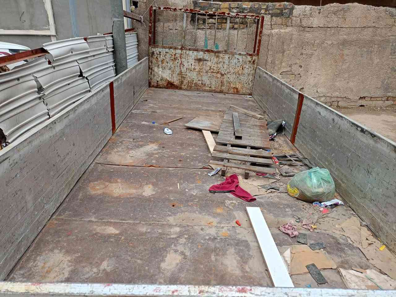 السلام عليكم 
بدي مال هينو كرين الطول 5.65
البدي كلة حديد 
السعر 12ورقة وبي مجال 
***********
