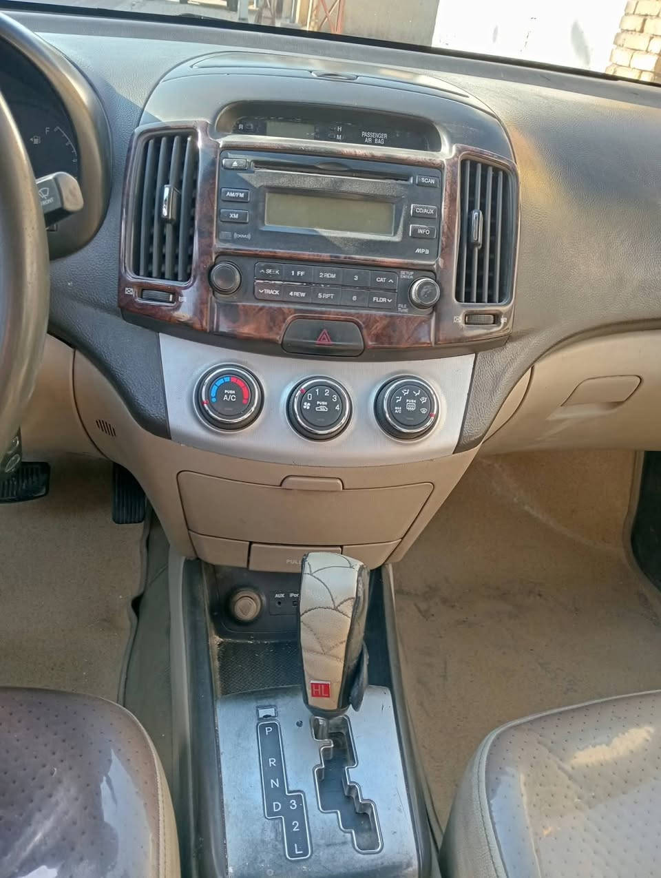 السلام عليكم. النترا مديل. 10 مكينه. 2000 رقم بغداد تخم تاير كير. شاصي لغد تكم مكفول المكينه بيها تنقيص قليل. تبريد غاز فقط  ليبل واحد. مبدل. باب الجنطه فقط حادثها بداية الجنطة مثل ماموضح بالصوره بداية الجنطة الحوض سالم السعر 83 وبيها مجال السونار. مع الصور.  ***********
