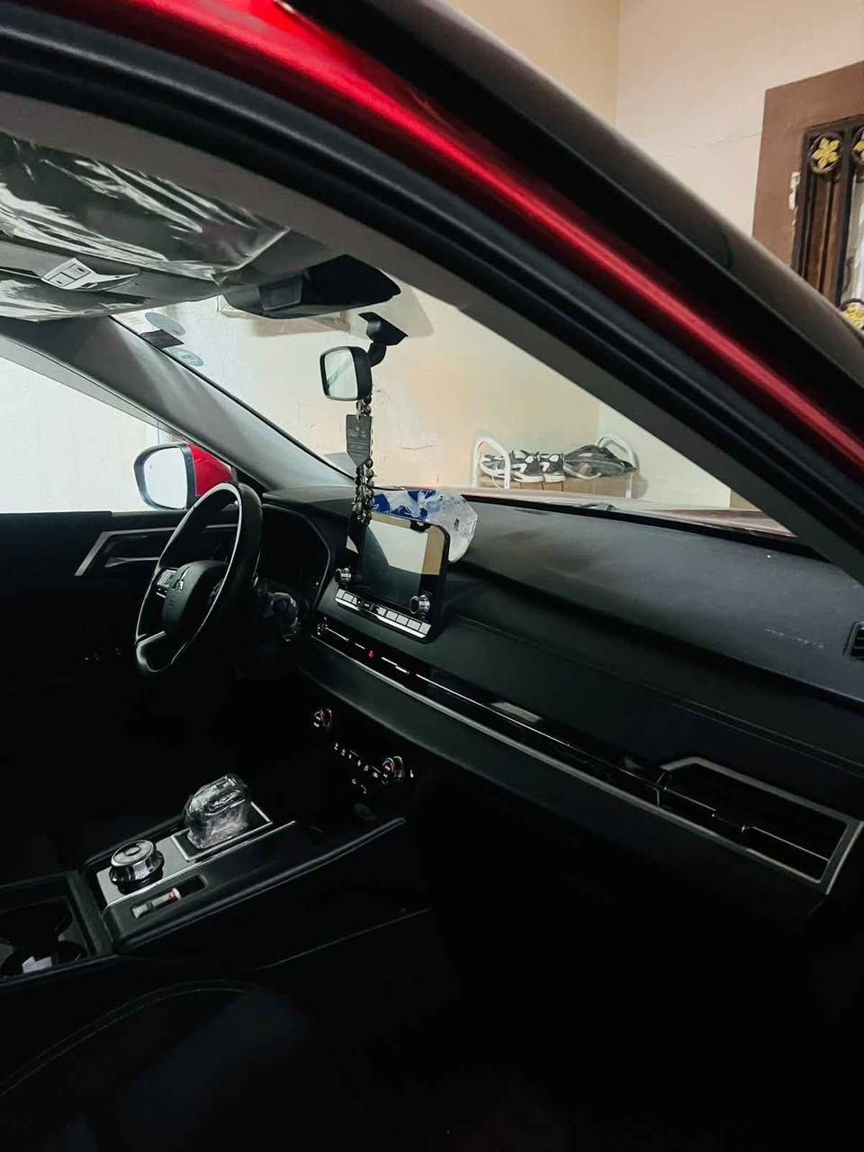 السلام عليكم شباب عندي سياره للبيع اوت لاندر 2022 للبيع السياره حساس امامي خلفي المحرك ما مفتوح  كير عادي اوتماتيك بجم كبس الكشنات تادفئه تابريد تاحديد مسار اربعه اسلندر محرك 2400 الون احمر بدون دواخل الحادث كما موضح في السونار سنويه بسمي رقم السليمانيه فول السياره نضيف ماشي 093769 بيع مستعجل السعر 218السياره بيهى مجال للطيبين للتواصل التصال على هاذه الرقم *********** كركوك, العراق
