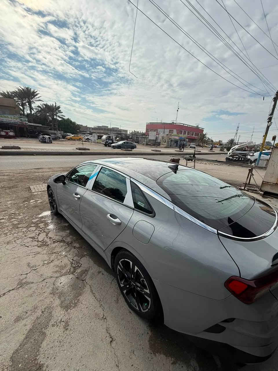 السلام عليكم Kia k5 gt line  لون سمنتي 
السيارة فول مواصفات للأخير بنوراما ويل 18 محرك 1600 كير 8 نمر AT السيارة داخل ماروني احمر جلد نشرة بل دشبول بك لايت لد متصل لايت الأمامي الابلادي مالها السيارة كل نقص ما بيها كامله مكمله رقم بغداد ب اسمي تحويل مباشر ب 160 بيها مجال مكاني بغداد السيدية للاستفسار اكثر واتساب موجود ادزلك كلشي تحتاج سونار حادث السيارة بيها حادث بنيد وباب سايق وقطعتين كلير يعني السيارة احسبها 4 قطع
*********** واتساب فقط

