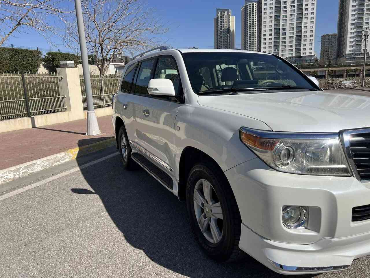 السلام وعليكم للبيع لاندكروزر 2011GXR
6سليندر محرك مامفتوح
تخم تايرات جديده
سنويه وارقام. جديده
بدون صبغ
10سم تعديل بارد بسيط جدا 
ماشيه 228
السعر315$سعر جدا مناسب
مكانها السليمانية للاستفسار فقط اتصال ☎️ 
￼***********
