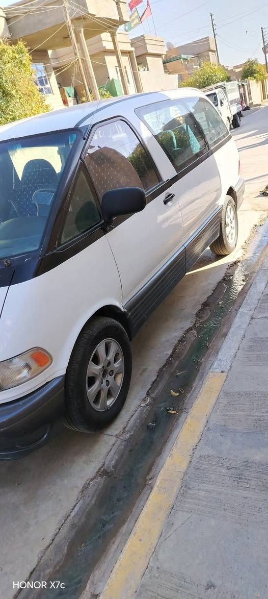 سلام عليكم بريفا للبيع موديل 92 سياره جديده كلش لايتات جديده امامي خلفي  كهربائيات كله شغال كير اوتوماتيك مثبت سرعه تايرات جديد وياله جديد كاعيه جديده تغليف كشنات جديده سكنات جديده سياره امريكي رقم كركوك سنويه لحد 27 محرك خير من الله سياره كلش حلو مكان سياره كلار و بغداد سعر 50 بيهاا مجال الطيبين...
