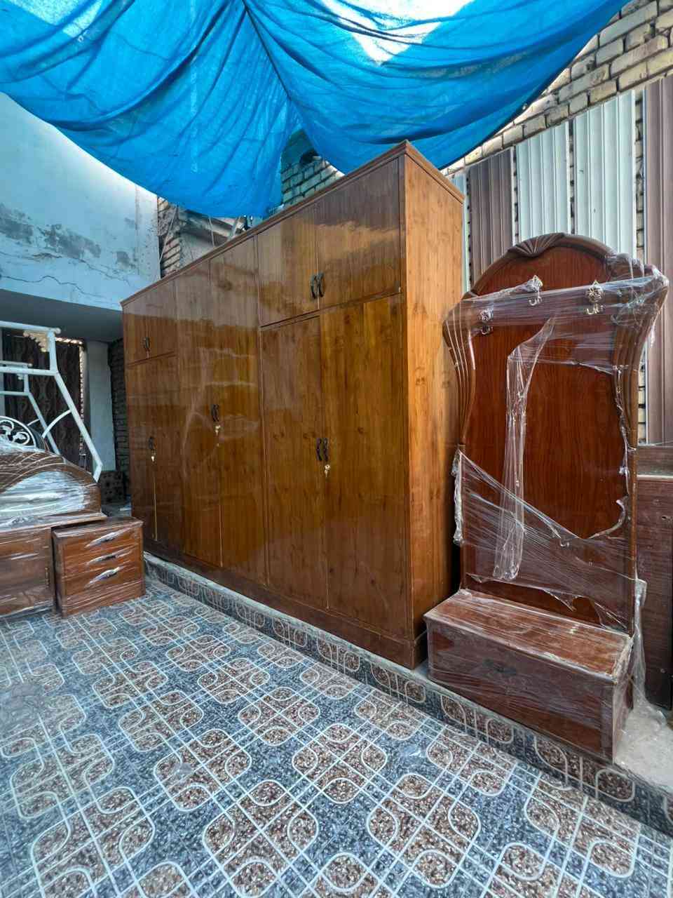 غرف نوم عدد اثنين طابقين داخل وخارج صاج خمسه ملم
وغرفه ام السته طابق واحد نظيفه صبغ حراري اوف ويت زاويه كنتوري رتفاع الكنتور مع شازلونه هديه عنوانهم كوت حي الجهاد شارع النجارين نجارة ومعرض الحجامي الاتصال او مراسلة الصفحه ***********
