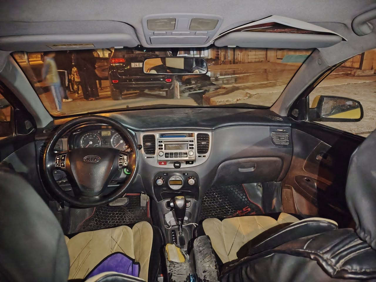 السلام عليكم 
كيا برايد تاكسي 2009للبيع رقم انبار شرط التحويل هيئه وغرمه صغر السياره فول مواصفات ماعده الفتحه بدون ضرر السعر اتصال الرقم 
***********
***********
